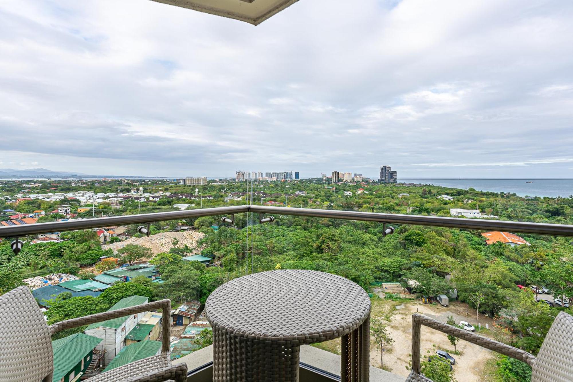 14Dc Tambuli Seaside Living Lejlighed Lapu-Lapu City Eksteriør billede